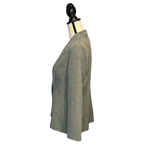 Vintage I.S.B. Inc Women's Grey Pinstripe Pantsuit Embroidered Size 12P - Picture 4 of 9